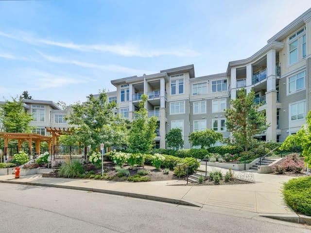 Apartment for sale in Surrey, South Surrey White Rock, 411 15436 31 Avenue, 263193473 | Realtylink.org