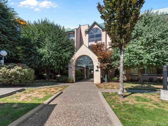 Apartment for sale in Abbotsford, Abbotsford, 106 2964 Trethewey St, 263193492 | Realtylink.org