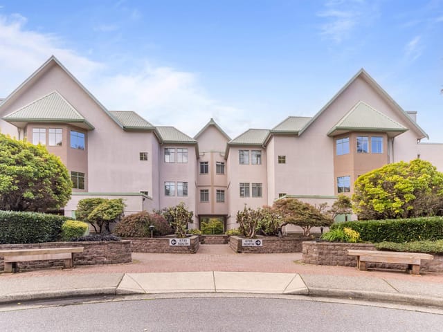 Apartment for sale in Burnaby, Burnaby South, 419 6735 Station Hill Court, 263193666 | Realtylink.org