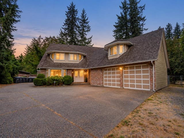House for sale in Surrey, South Surrey White Rock, 14052 27a Avenue, 263193766 | Realtylink.org