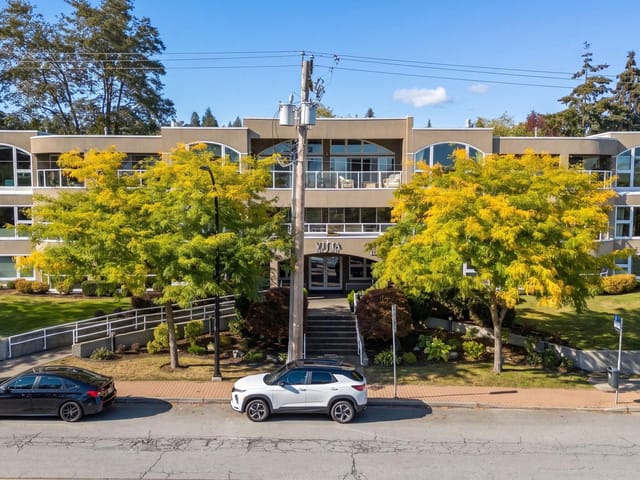 Apartment for sale in White Rock, South Surrey White Rock, 304 15809 Marine Drive, 263193837 | Realtylink.org