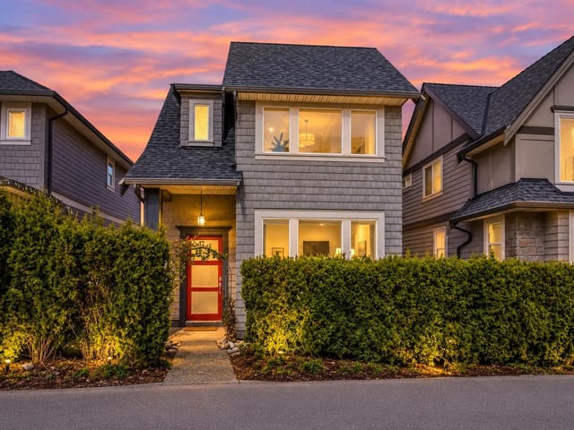 House for sale in Surrey, South Surrey White Rock, 15871 28 Avenue, 263194256 | Realtylink.org