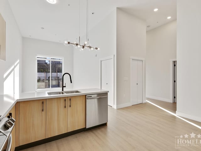 Apartment for rent in Surrey, Surrey, 101 14858 60 Avenue, 263194294 | Realtylink.org