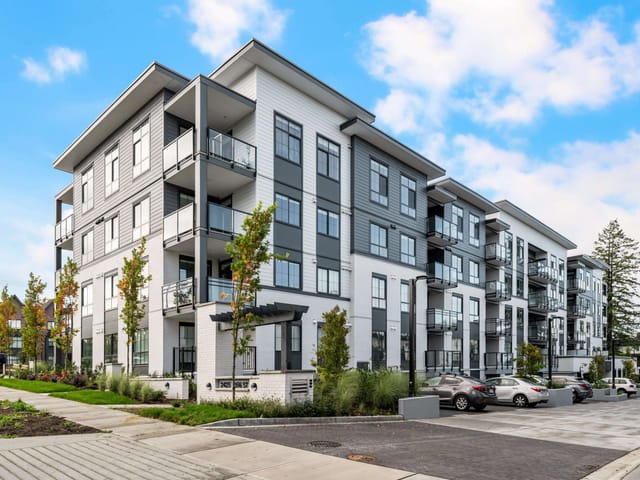 Apartment for sale in Surrey, South Surrey White Rock, 301 2425 166 Street, 263194325 | Realtylink.org