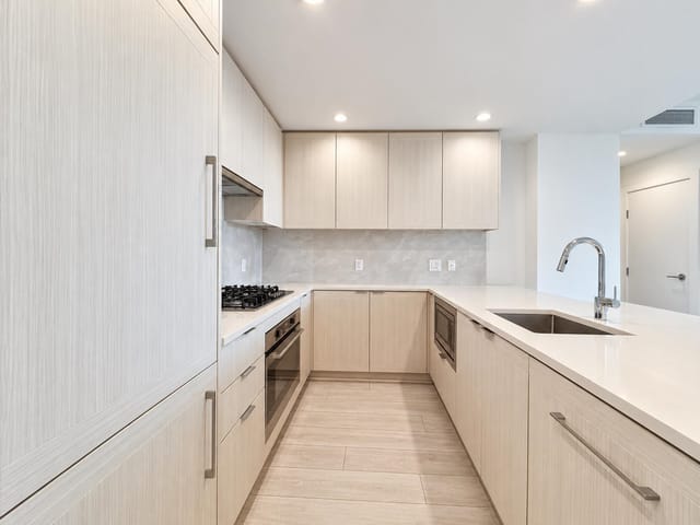 Apartment for sale in Burnaby, Burnaby South, 401 5051 Imperial Street, 263194457 | Realtylink.org