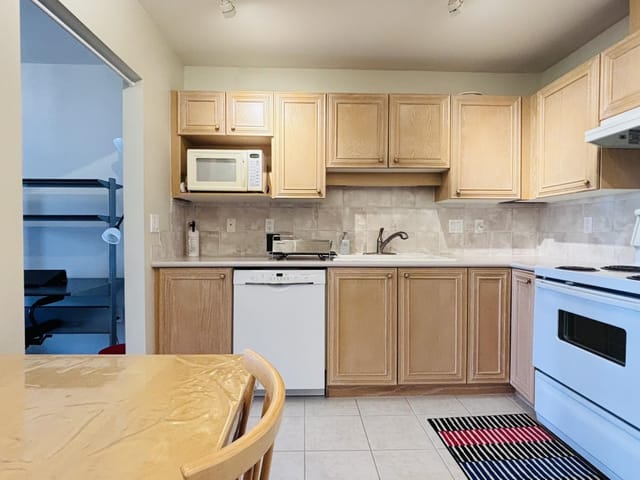 Apartment for rent in Vancouver, Vancouver West, 305 5863 Hampton Place, 263194618 | Realtylink.org