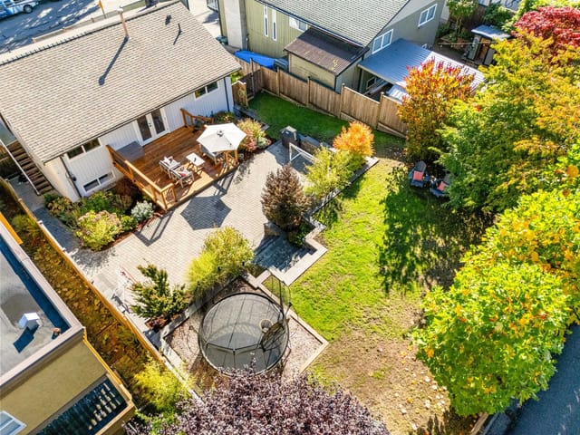 House for sale in North Vancouver, North Vancouver, 1147 Deep Cove Road, 263194686 | Realtylink.org