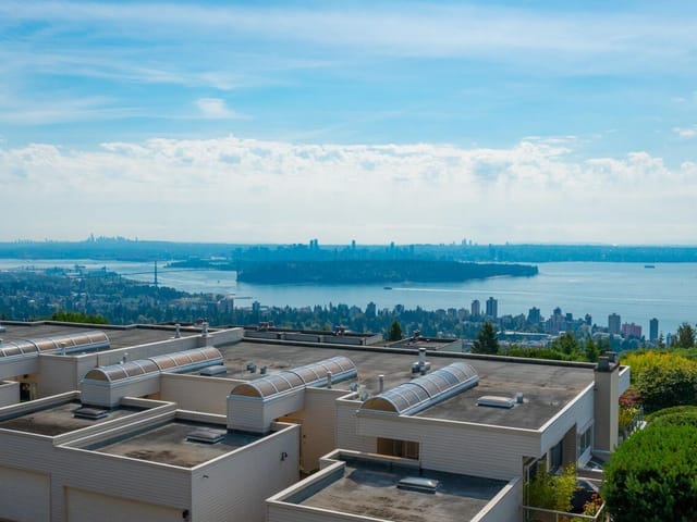 Apartment for sale in West Vancouver, West Vancouver, 210 2274 Folkestone Way, 263195114 | Realtylink.org