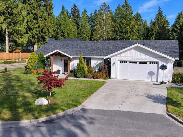 House for sale in Gibsons, Sunshine Coast, 420 Solaz Place, 263195156 | Realtylink.org