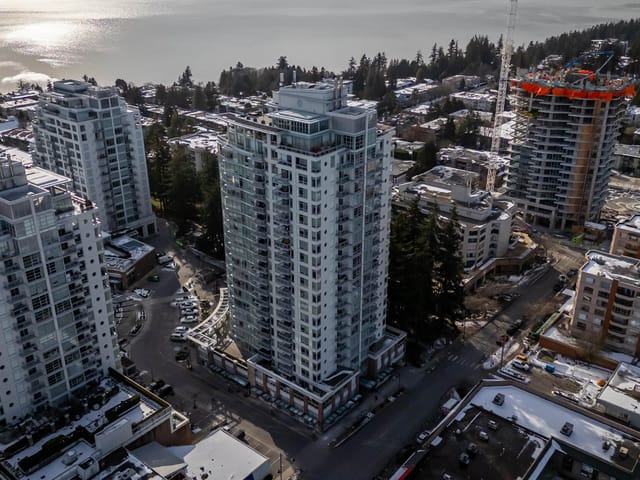Apartment for sale in White Rock, South Surrey White Rock, 204 15152 Russell Avenue, 263195235 | Realtylink.org