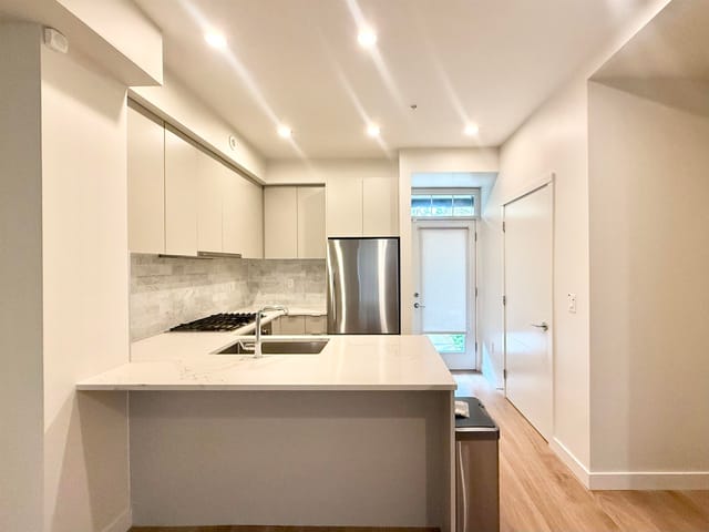 Townhouse for rent in Vancouver, Vancouver West, 7923 Oak Street, 263195286 | Realtylink.org