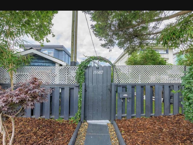 House for sale in White Rock, South Surrey White Rock, 15582 Victoria Avenue, 263195304 | Realtylink.org