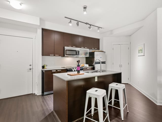 Apartment for sale in Surrey, Cloverdale, 331 18818 68 Avenue, 263195389 | Realtylink.org