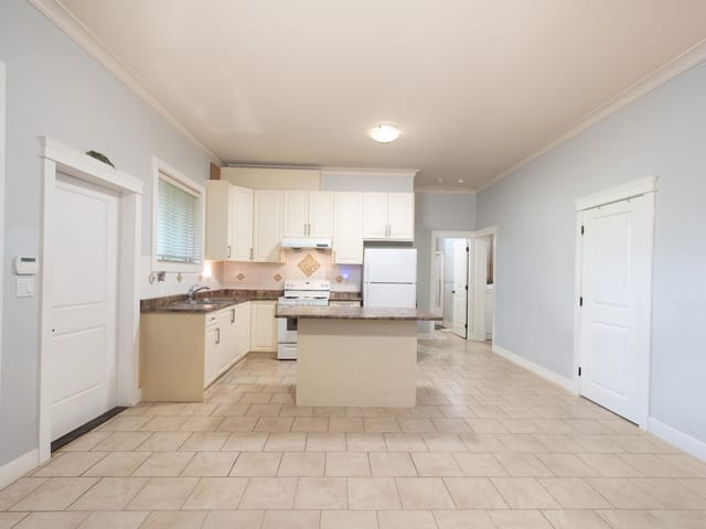 House for rent in Surrey, North Surrey, Lower Suite 2 17551 Abbey Drive, 263195432 | Realtylink.org
