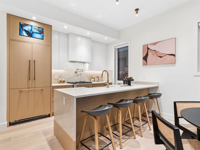 1/2 Duplex for sale in Vancouver, Vancouver East, 2 2541 E 2nd Avenue, 263195674 | Realtylink.org