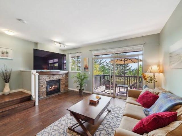 Townhouse for rent in Coquitlam, Coquitlam, 320 Decaire Street, 263195690 | Realtylink.org