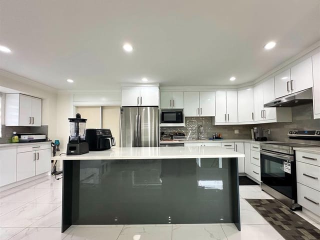 House for sale in Surrey, Surrey, 13017 64 Avenue, 263196069 | Realtylink.org
