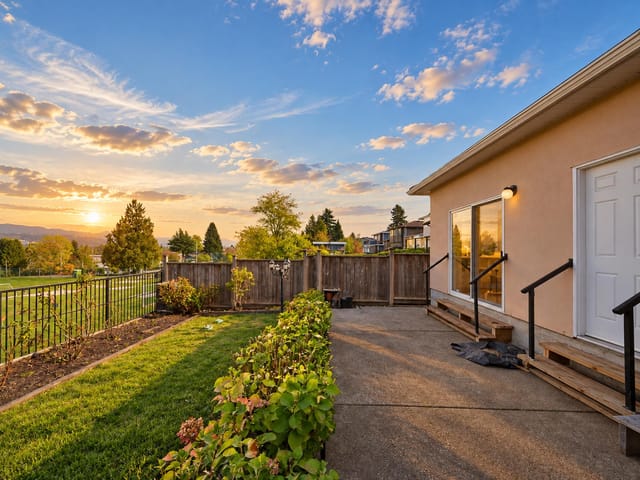 1/2 Duplex for sale in Burnaby, Burnaby South, 5755 Burns Place, 263196249 | Realtylink.org
