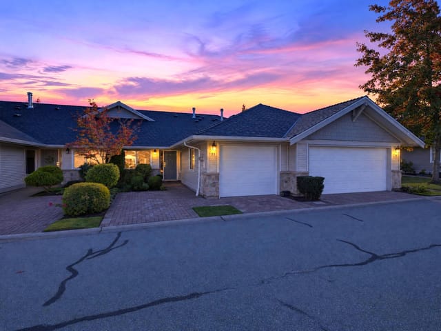 Townhouse for sale in Surrey, South Surrey White Rock, 23 17516 4 Avenue, 263196269 | Realtylink.org