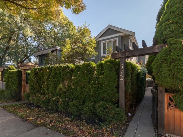 1/2 Duplex for sale in Vancouver, Vancouver East, 572 E 16th Avenue, 263196309 | Realtylink.org