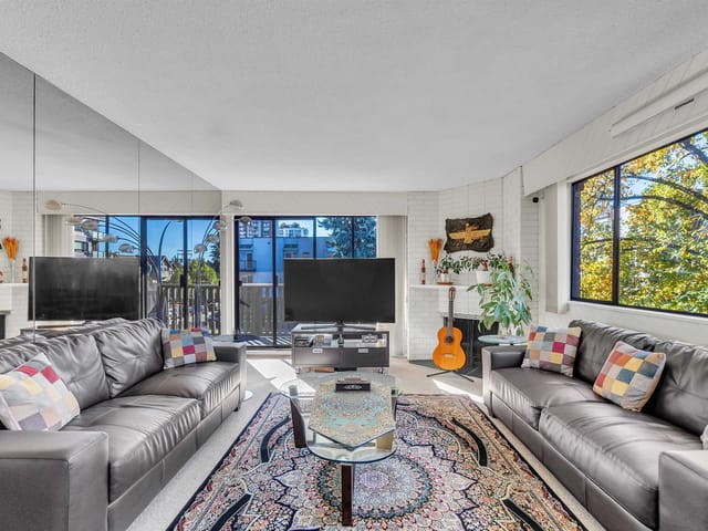 Apartment for sale in North Vancouver, North Vancouver, 205 1610 Chesterfield Avenue, 263196312 | Realtylink.org