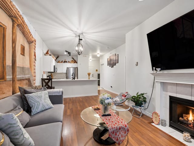 Apartment for sale in Port Coquitlam, Port Coquitlam, 102 2109 Rowland Street, 263196403 | Realtylink.org