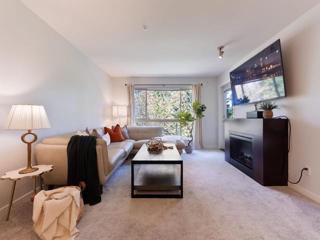 Apartment for sale in Maple Ridge, Maple Ridge, 204 11667 Haney Bypass, 263196476 | Realtylink.org