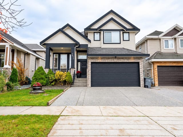 House for sale in Surrey, Surrey, 7077 149a Street, 263196562 | Realtylink.org