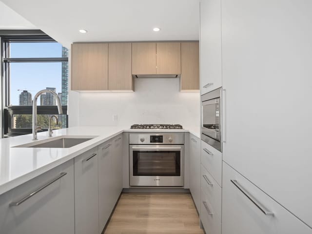 Apartment for sale in Burnaby, Burnaby South, 408 6608 Sussex Avenue, 263196696 | Realtylink.org