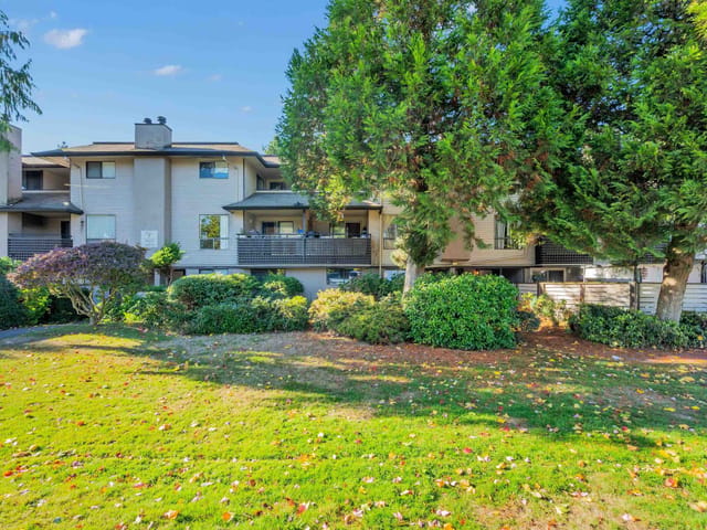 Townhouse for sale in Surrey, North Surrey, 14846 Holly Park Lane, 263196714 | Realtylink.org