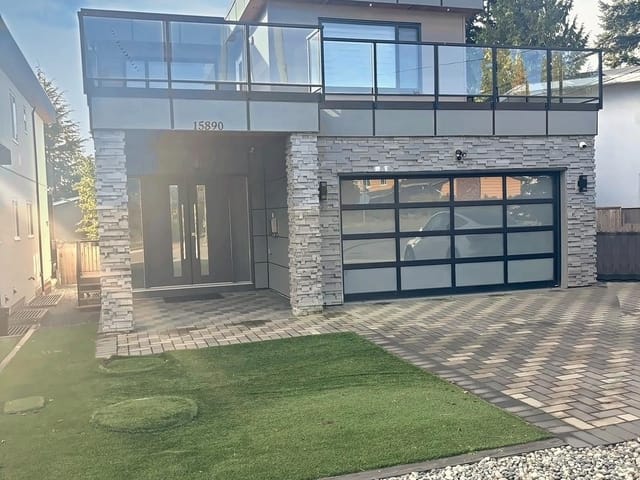 House for sale in White Rock, South Surrey White Rock, 15890 Russell Avenue, 263196972 | Realtylink.org