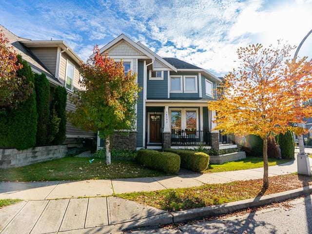 House for sale in Surrey, South Surrey White Rock, 14702 32a Avenue, 263197095 | Realtylink.org