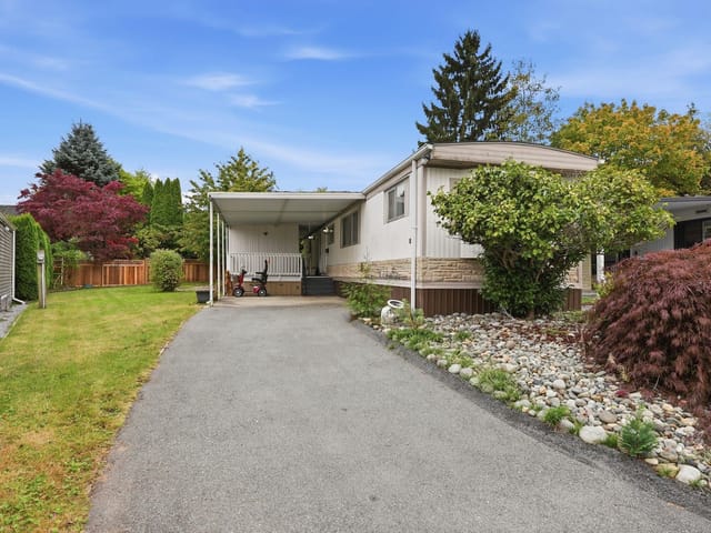 Manufactured Home for sale in White Rock, South Surrey White Rock, 84 1840 160 Avenue, 263197134 | Realtylink.org