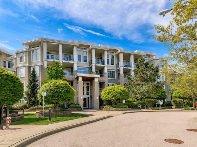 Apartment for sale in Surrey, South Surrey White Rock, 210 15428 31 Avenue, 263197223 | Realtylink.org
