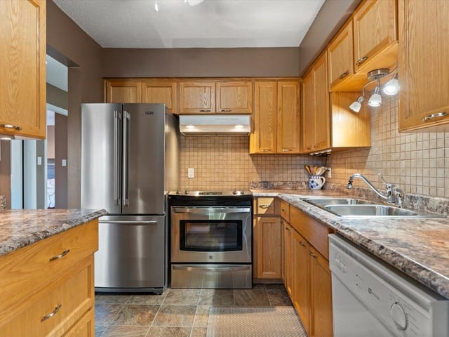 Apartment for sale in Abbotsford, Abbotsford, 106 32885 George Ferguson Way, 263197485 | Realtylink.org