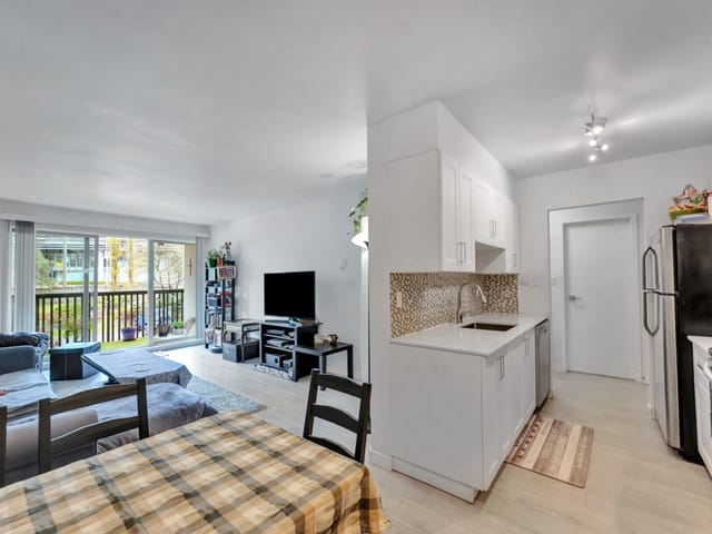 Apartment for sale in Burnaby, Burnaby North, 304 9847 Manchester Drive, 263197507 | Realtylink.org