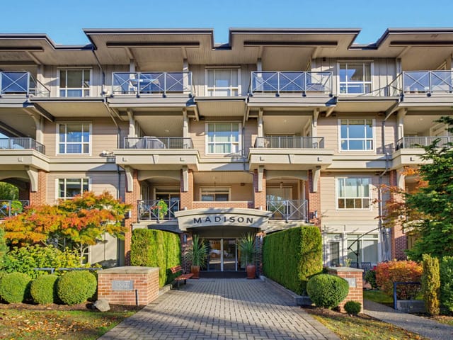 Apartment for sale in Surrey, South Surrey White Rock, 202 15357 17a Avenue, 263197627 | Realtylink.org