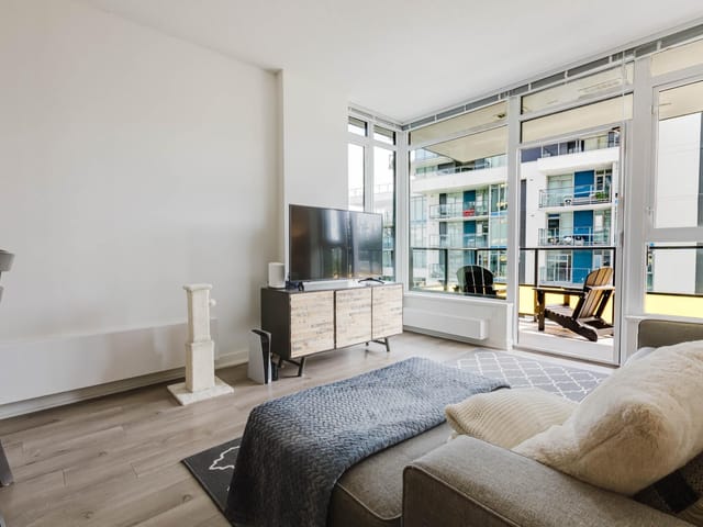 Apartment for sale in Burnaby, Burnaby North, 909 8850 University Crescent, 263198130 | Realtylink.org