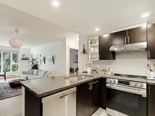 Apartment for sale in Vancouver, Vancouver West, 213 2520 Manitoba Street, 263198168 | Realtylink.org