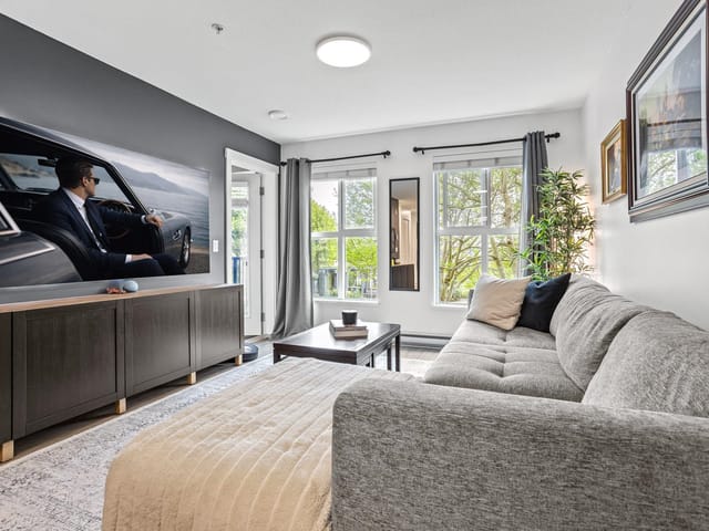 Apartment for sale in Surrey, South Surrey White Rock, 212 3323 151 Street, 263198191 | Realtylink.org