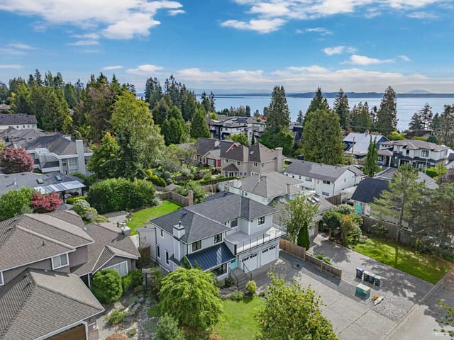 House for rent in Surrey, South Surrey White Rock, 14** 134a Street, 263198290 | Realtylink.org