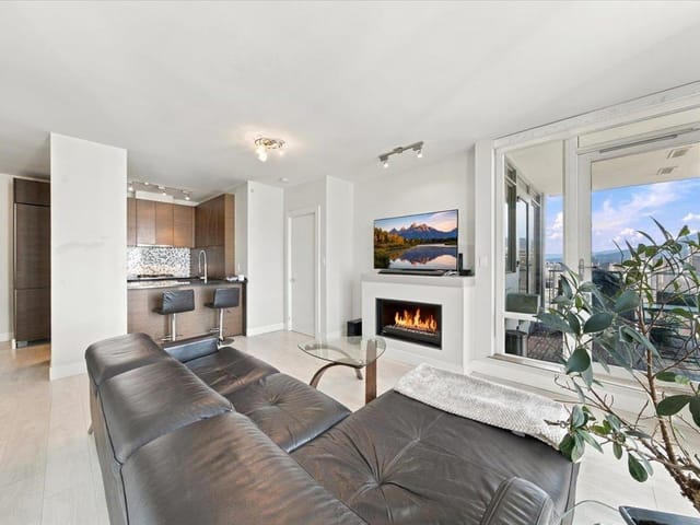 Apartment for sale in Vancouver, Vancouver West, 2404 565 Smithe Street, 263198298 | Realtylink.org