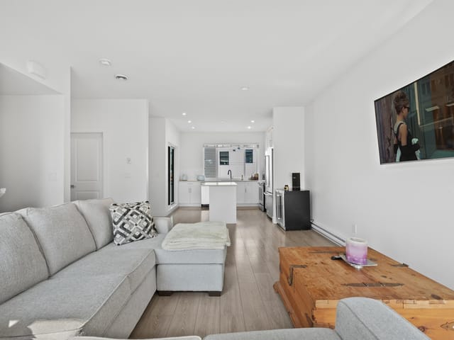 Townhouse for sale in Surrey, South Surrey White Rock, 8 16433 19th Avenue, 263198369 | Realtylink.org