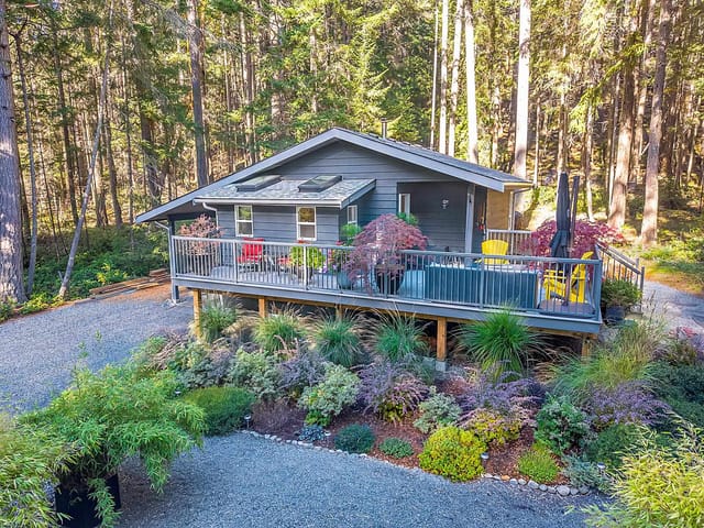 House for sale in Pender Island, Islands-Van. & Gulf, 2701 Galley Crescent, 263198567 | Realtylink.org