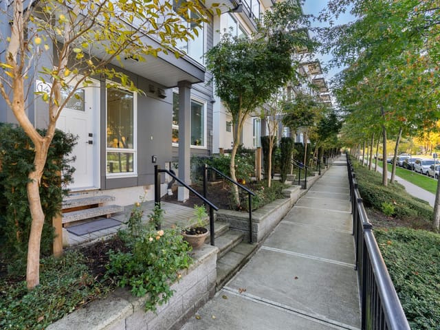Townhouse for sale in Surrey, South Surrey White Rock, 14 15030 28 Avenue, 263198808 | Realtylink.org