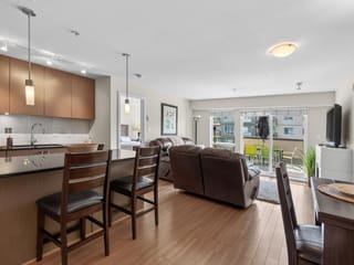 Apartment for sale in Surrey, South Surrey White Rock, 221 15745 Croydon Drive, 263199161 | Realtylink.org