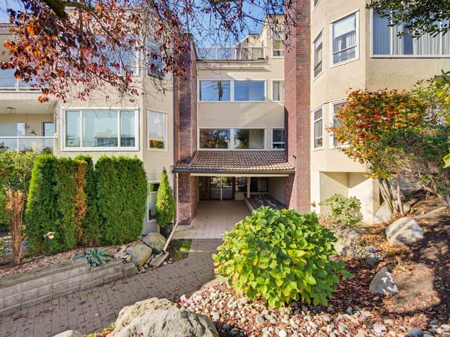 Apartment for sale in White Rock, South Surrey White Rock, 407 1225 Merklin Street, 263199445 | Realtylink.org
