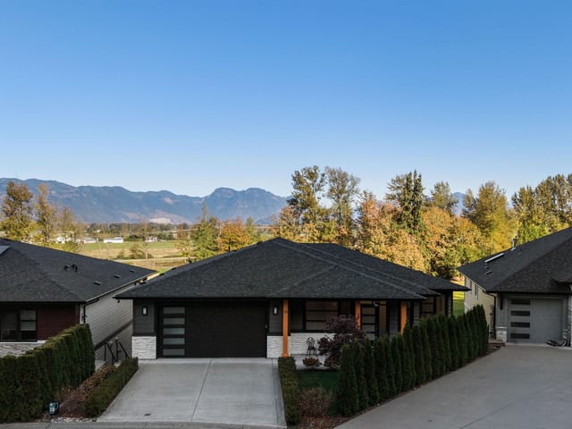 House for sale in Chilliwack, Chilliwack, 16 50778 Ledgestone Place, 263199493 | Realtylink.org