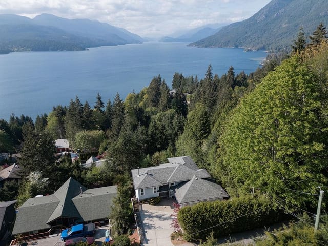 House for sale in Sechelt, Sunshine Coast, 5872 Deerhorn Drive, 263199571 | Realtylink.org