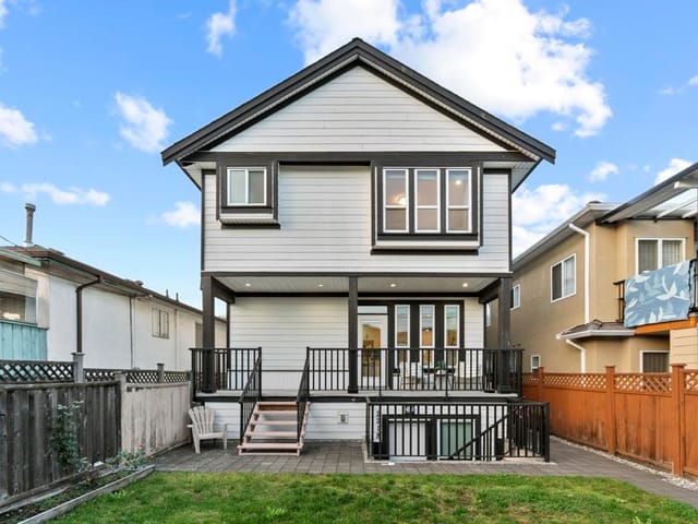 1/2 Duplex for sale in Vancouver, Vancouver East, 2216 Mannering Avenue, 263199572 | Realtylink.org
